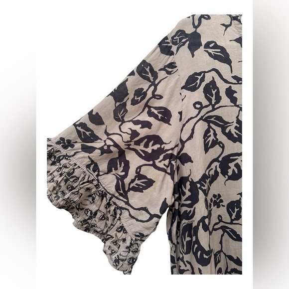 ✨ Tara Vao Flowy Top with ruffles made in Bali in large - Picture 11 of 17